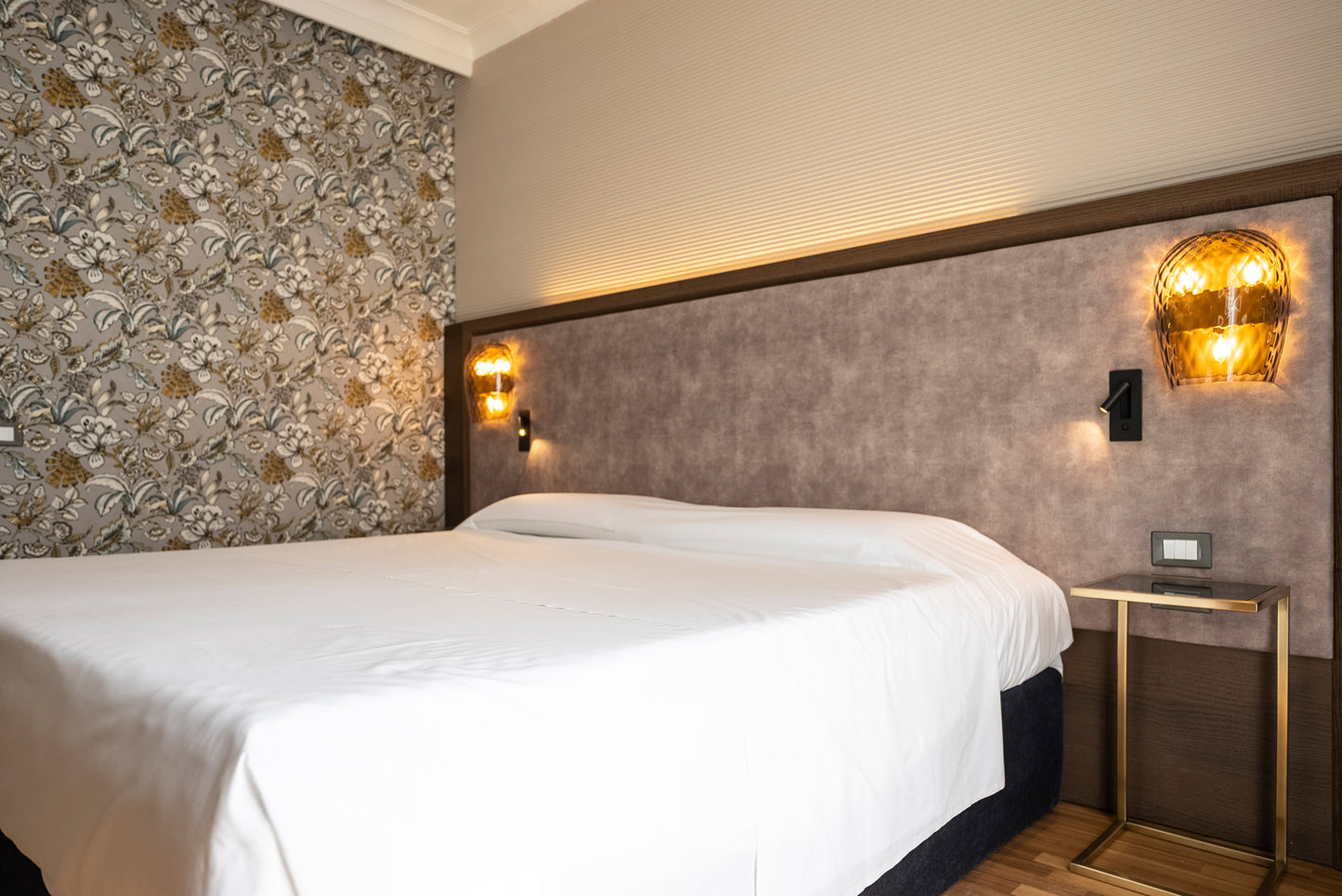 Paiony Floral - Grey - Wallpaper Trader