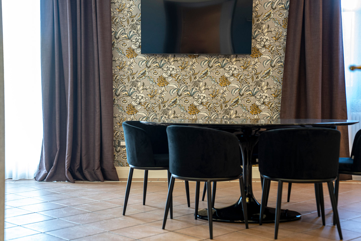 Paiony Floral - Grey - Wallpaper Trader