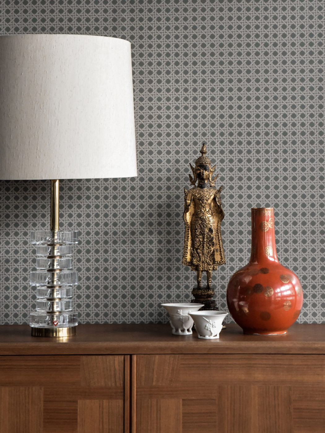 Textured natural grasscloth-look wallpaper