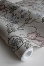 Linda wallpaper by Sandberg in Clay, close detail of the print
