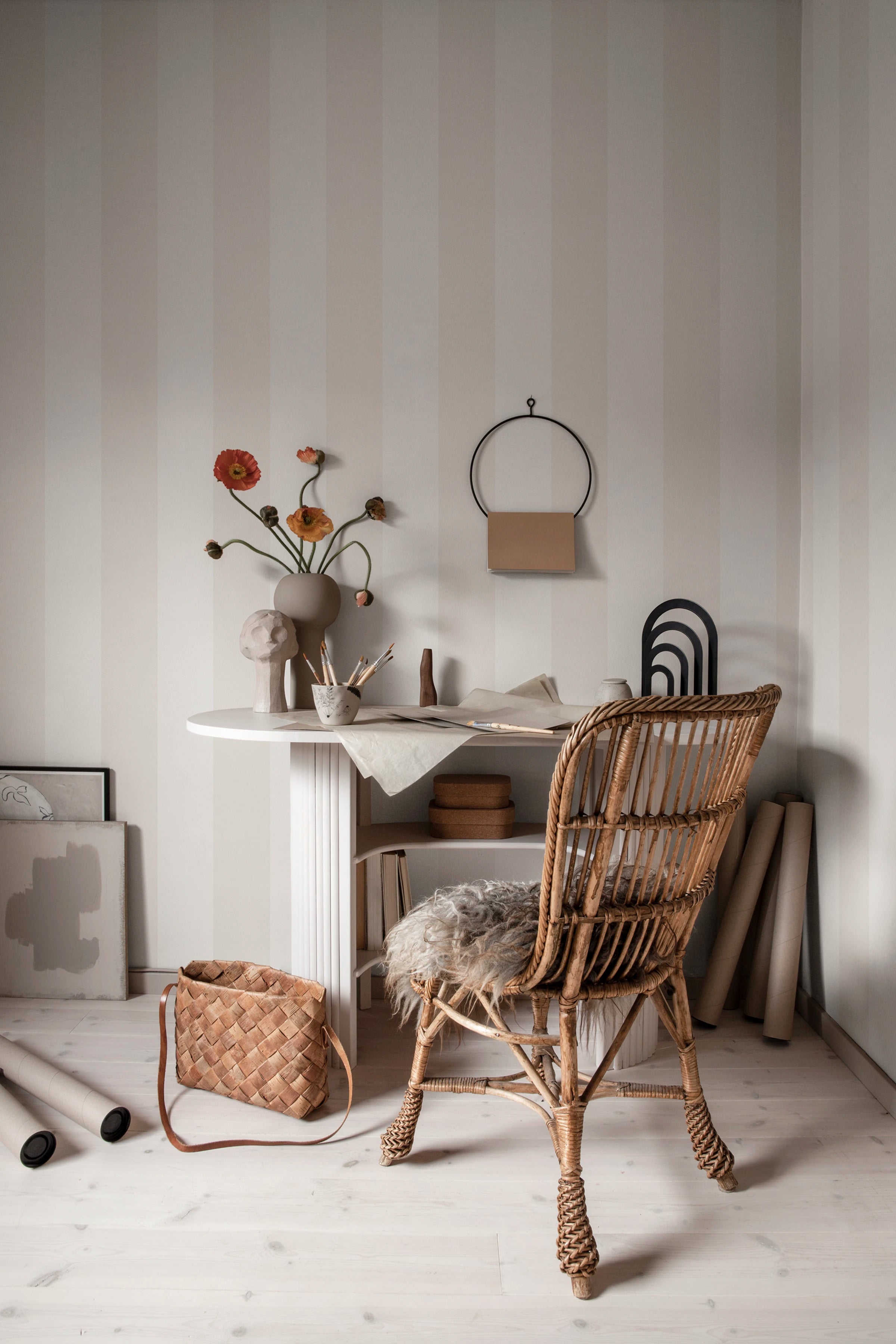 Magnus wallpaper by Sandberg – Beige – Sandstone colourway, styled on an interior wall