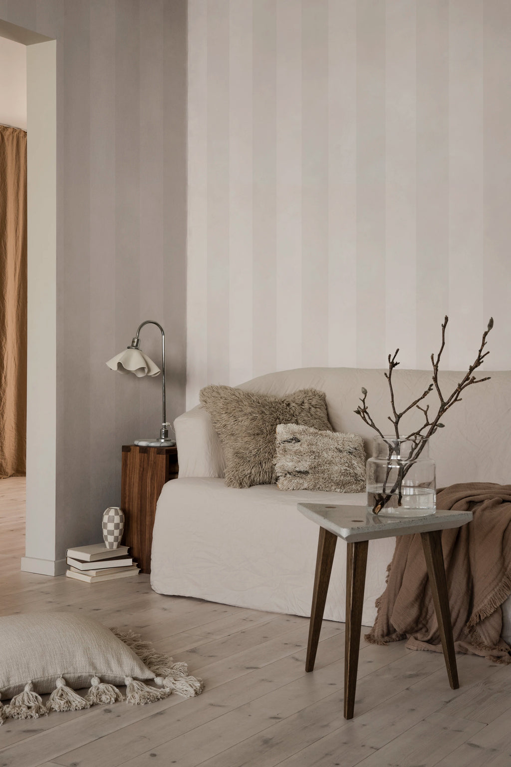 Magnus wallpaper by Sandberg – Beige – Sandstone colourway, styled in a third room setting