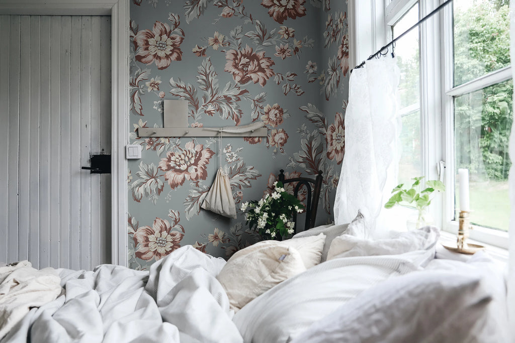 Kajsa wallpaper by Sandberg – floral design, Blue – Sky Blue – styled in a room setting, view 3
