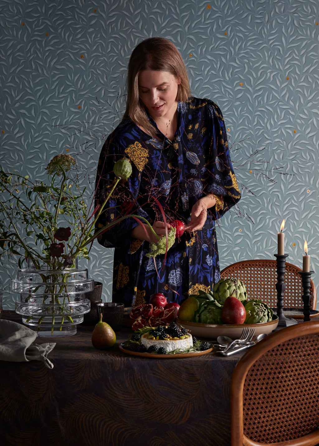 Sofia Wood wallpaper by Sandberg – textured & grasscloth design, Teal – Skye