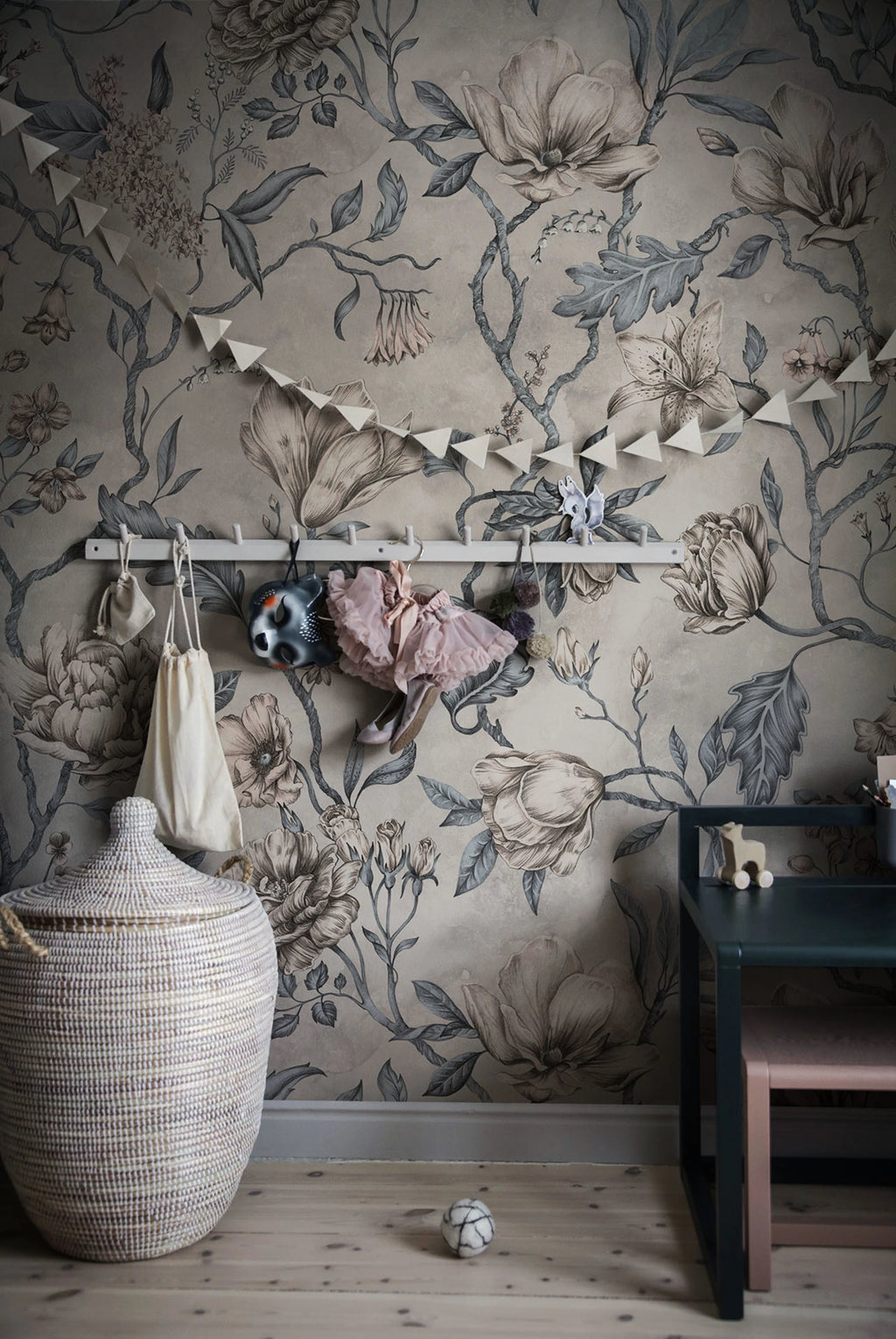 Belinda wallpaper by Sandberg – floral design, Blue – Misty Blue – styled in a room setting, view 8