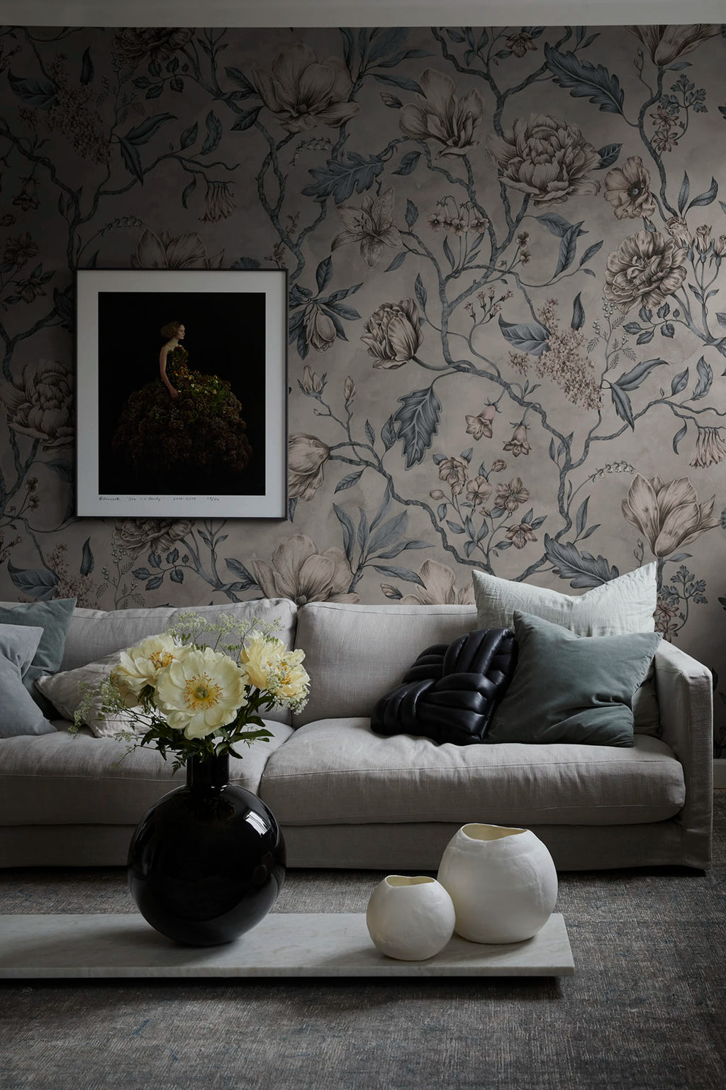 Belinda wallpaper by Sandberg – floral design, Blue – Misty Blue – styled in a room setting, view 11