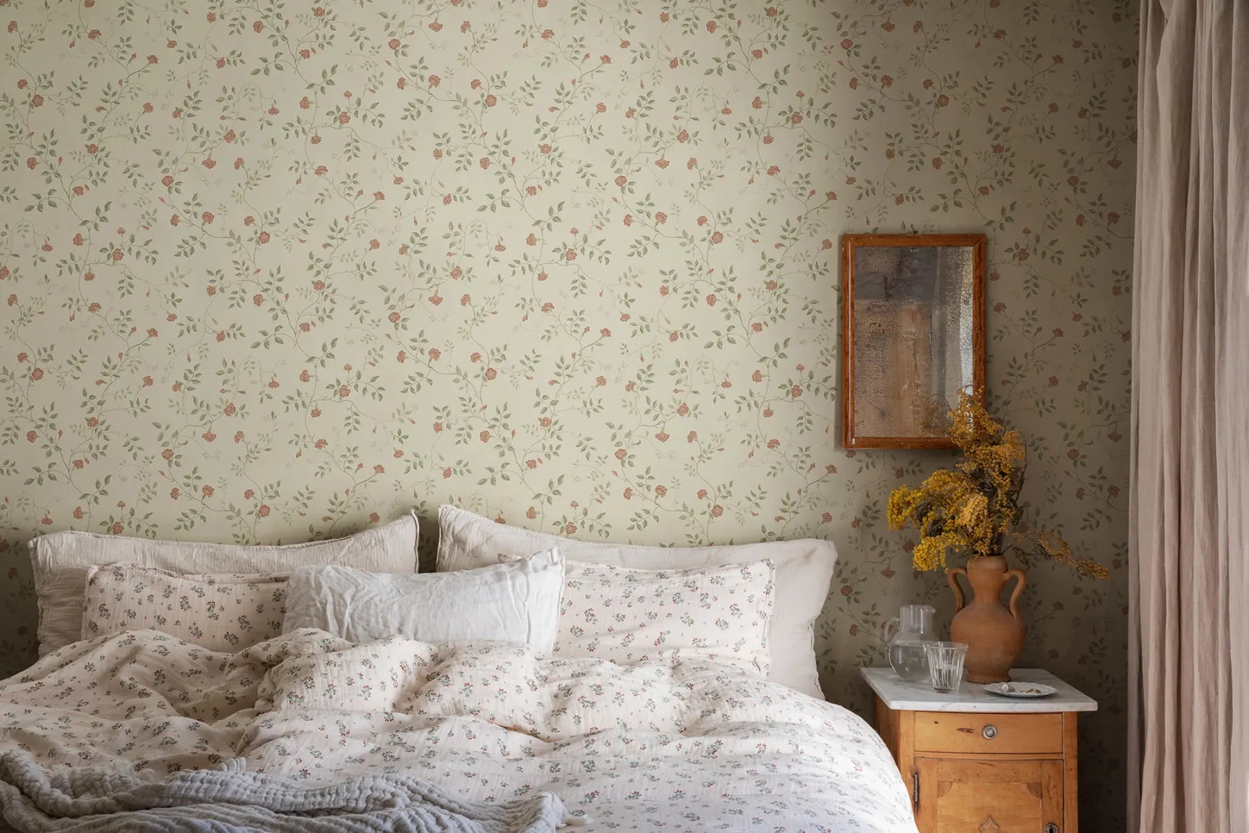 Henny wallpaper by Sandberg in a room setting