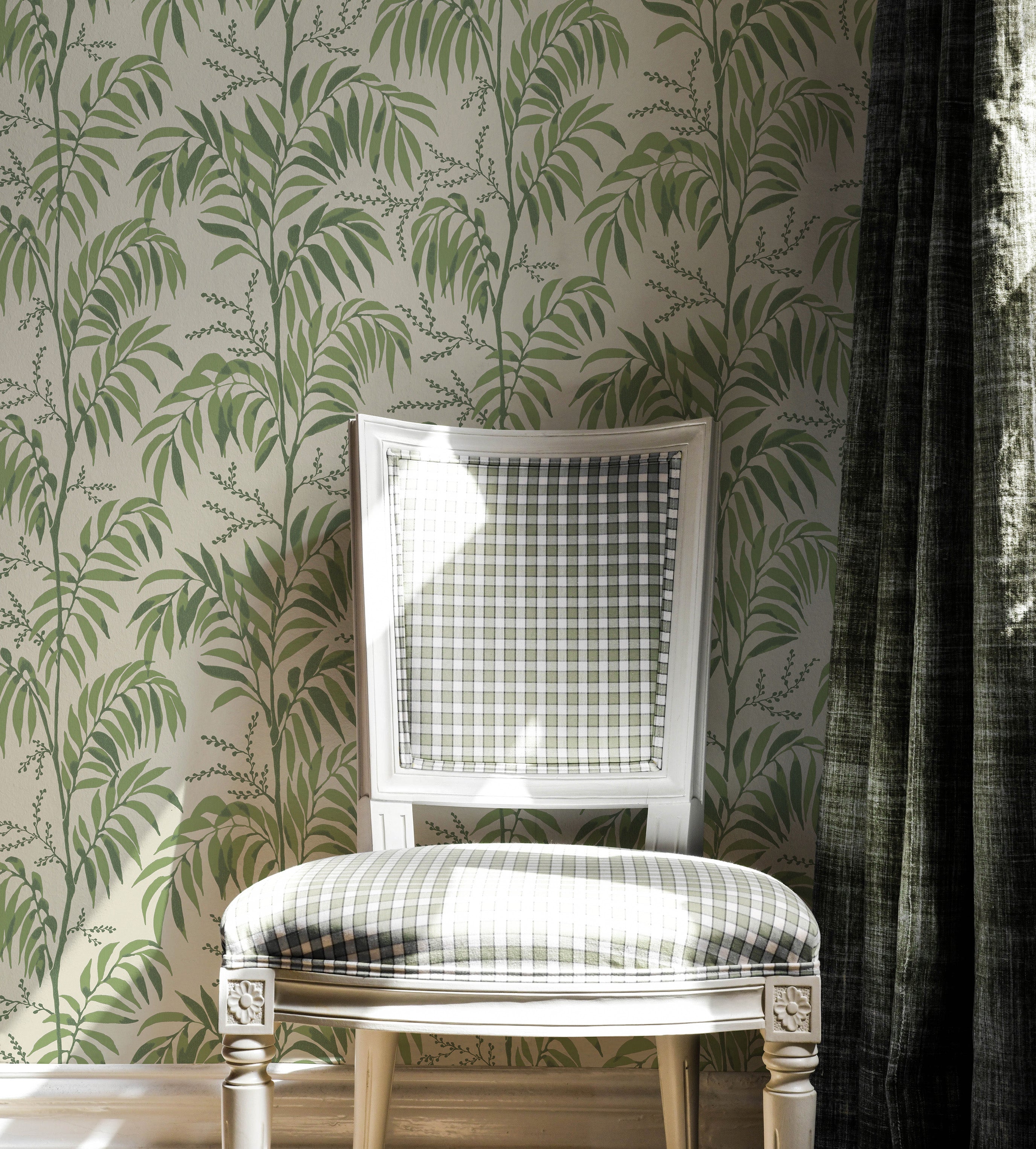 Casablanca Afternoon wallpaper by Langelid/von Bromssen - botanical design in Green – Palm