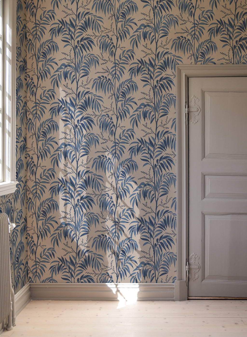 Casablanca Afternoon wallpaper by Langelid/von Bromssen - botanical design in Blue – Indigo