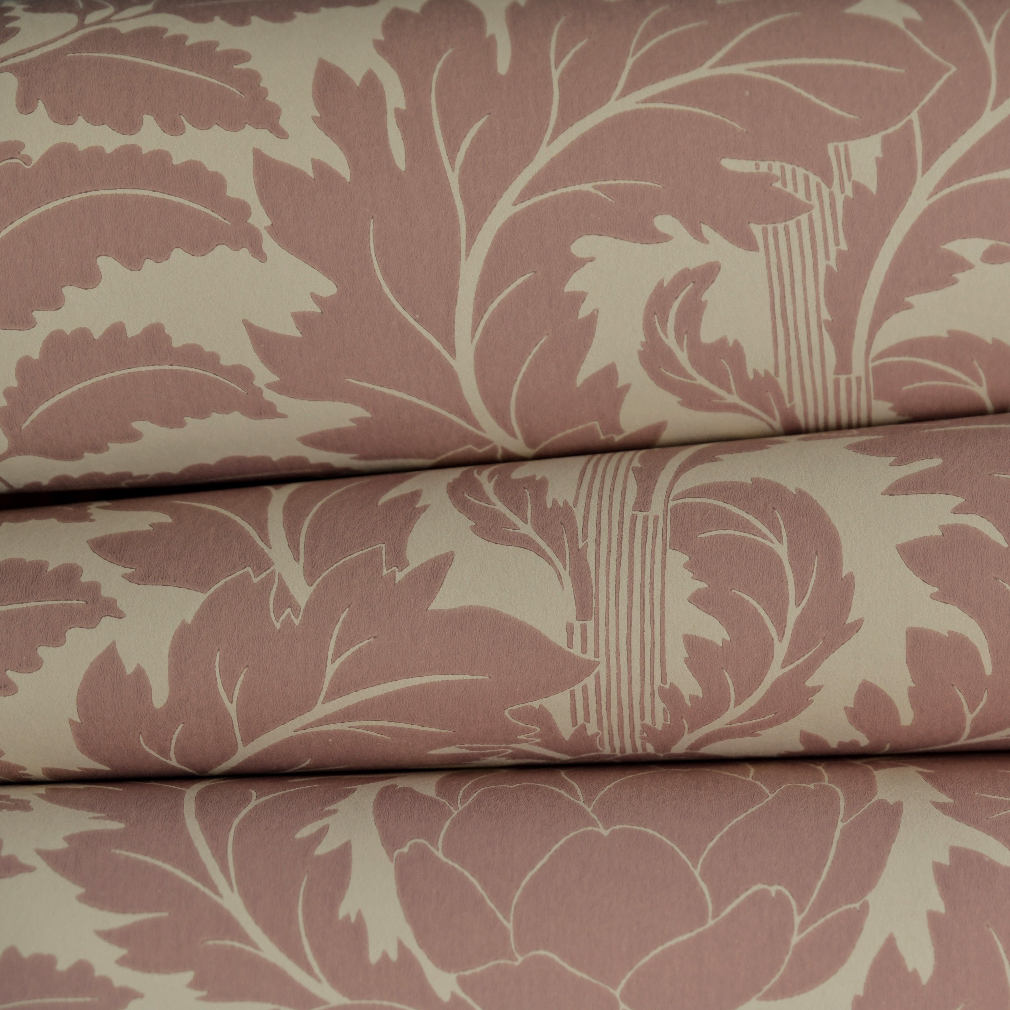 Artichoke wallpaper by Langelid/von Bromssen - botanical design in Pink