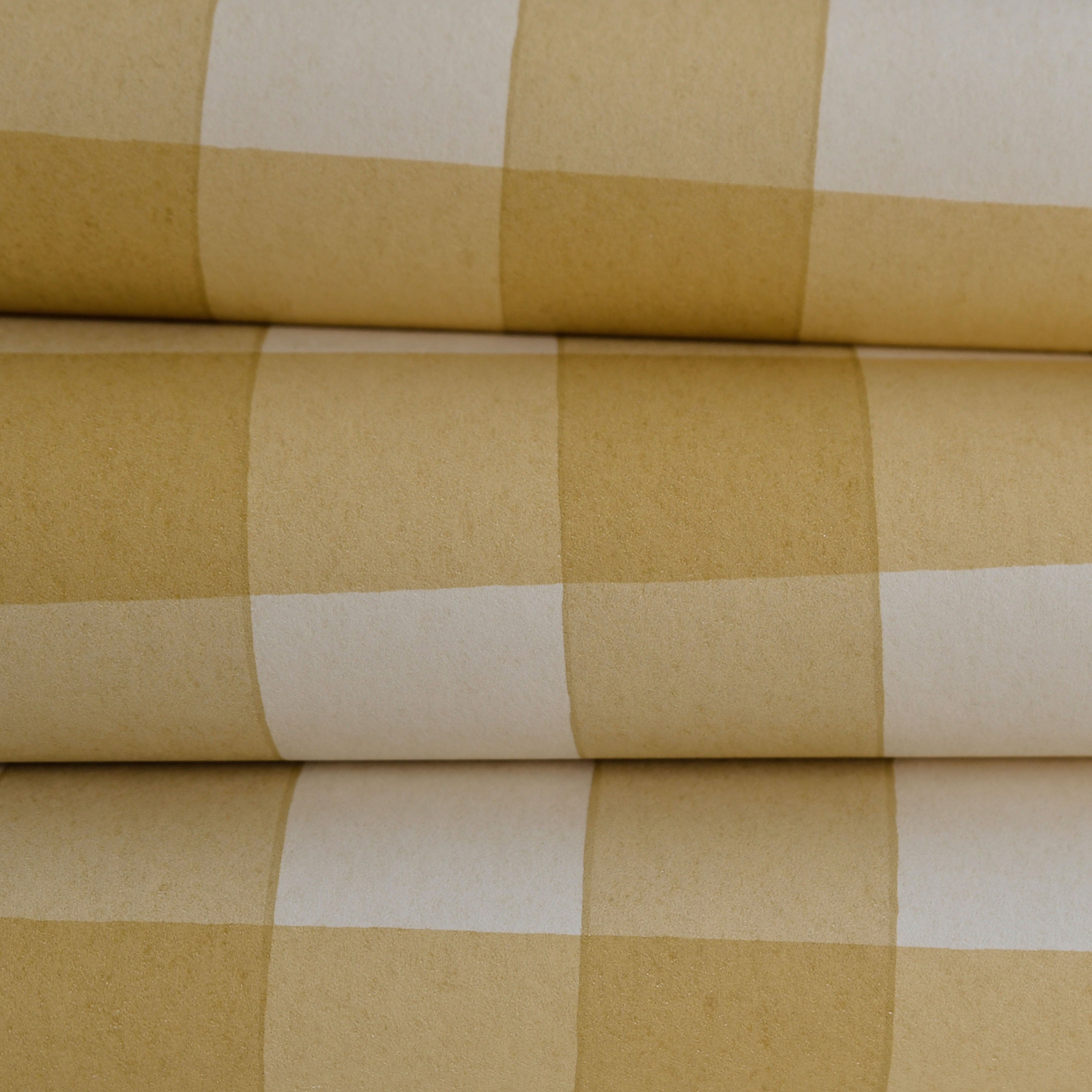 Picnic wallpaper by Langelid/von Bromssen - geometric design in Yellow – Sun