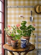 Picnic wallpaper by Langelid/von Bromssen - geometric design in Yellow – Sun