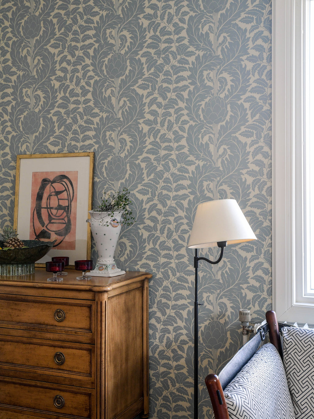 Artichoke wallpaper by Langelid/von Bromssen - botanical design in Blue