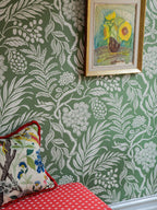 Cornucopia wallpaper by Langelid/von Bromssen - floral design in Green – Verde