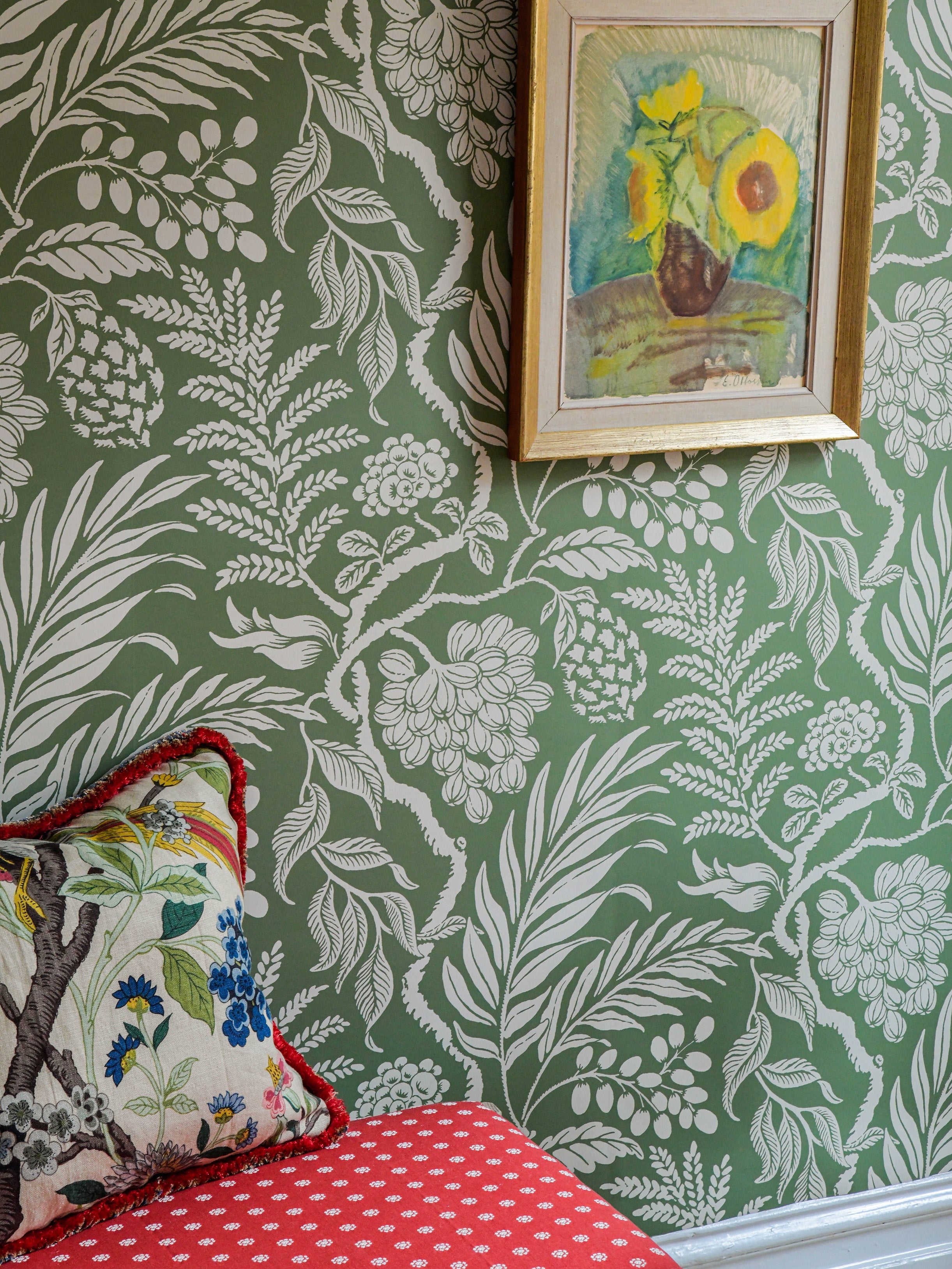 Cornucopia wallpaper by Langelid/von Bromssen - floral design in Green – Verde