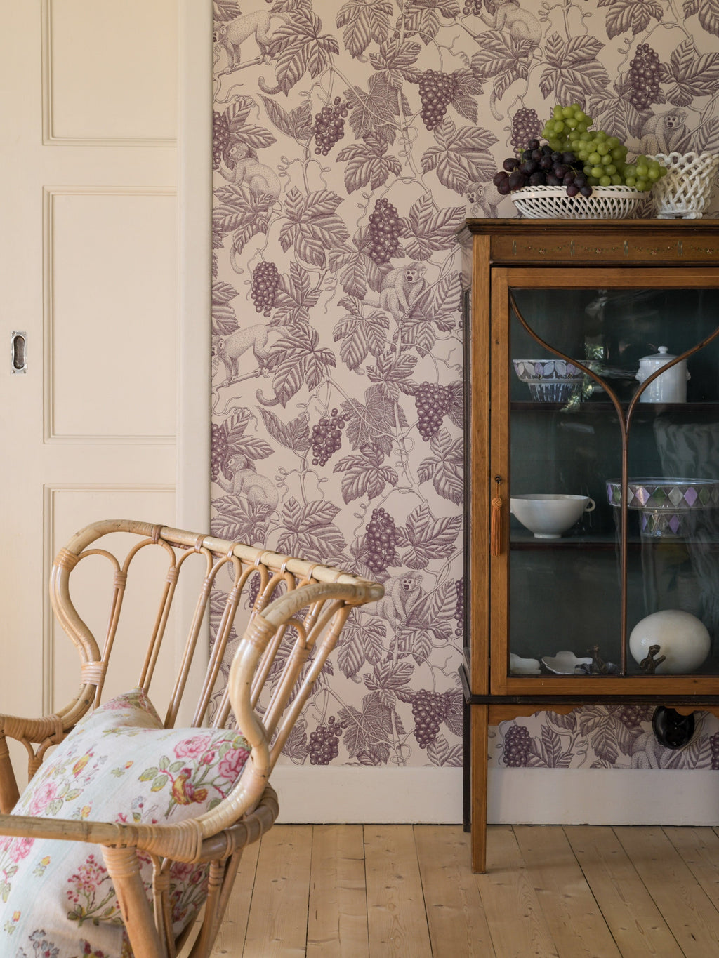 Grape Thief wallpaper by Langelid/von Bromssen - animals design in Purple