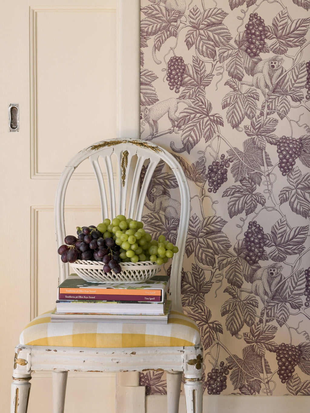 Grape Thief wallpaper by Langelid/von Bromssen - animals design in Purple