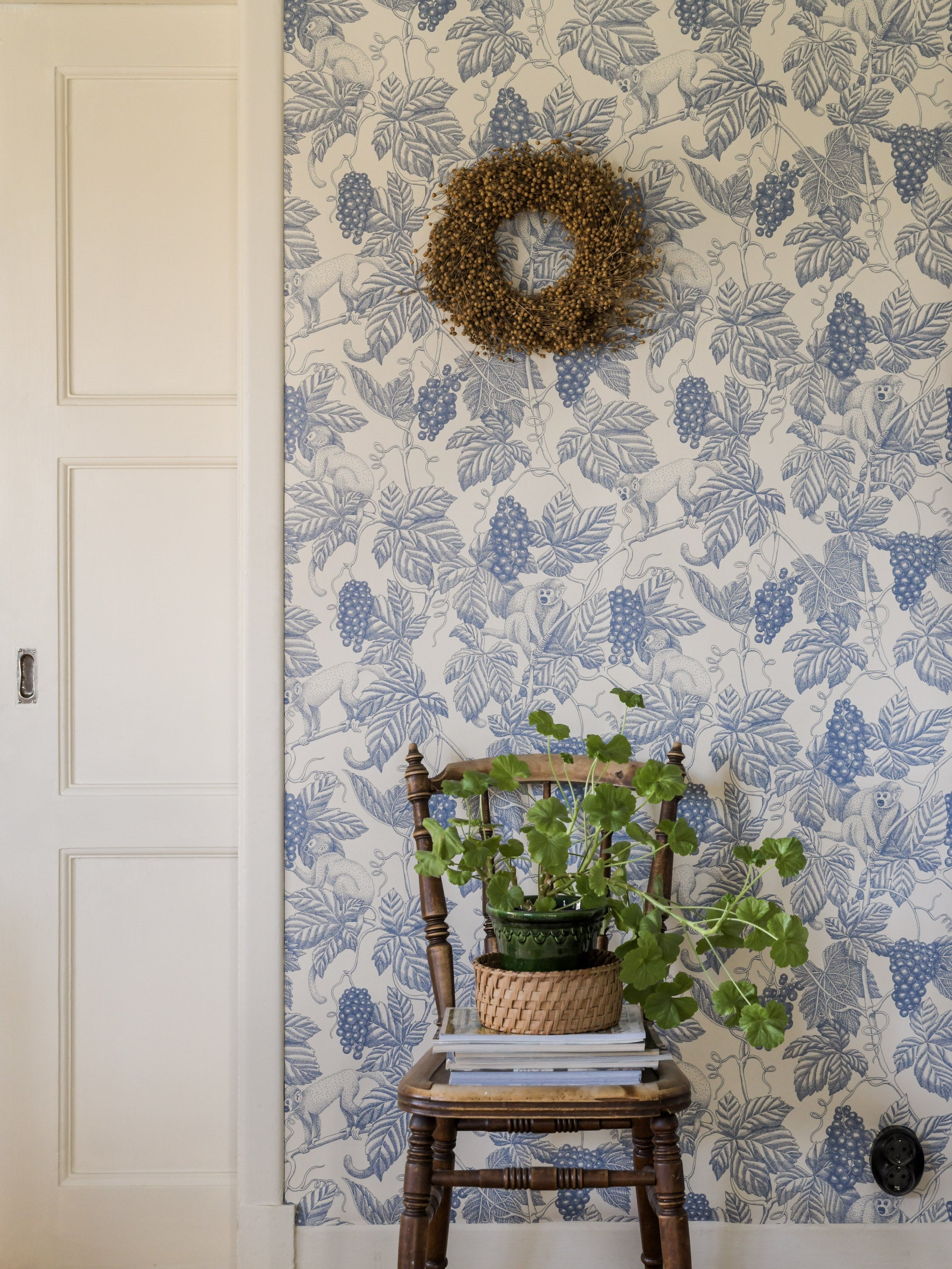 Grape Thief wallpaper by Langelid/von Bromssen - animals design in Blue