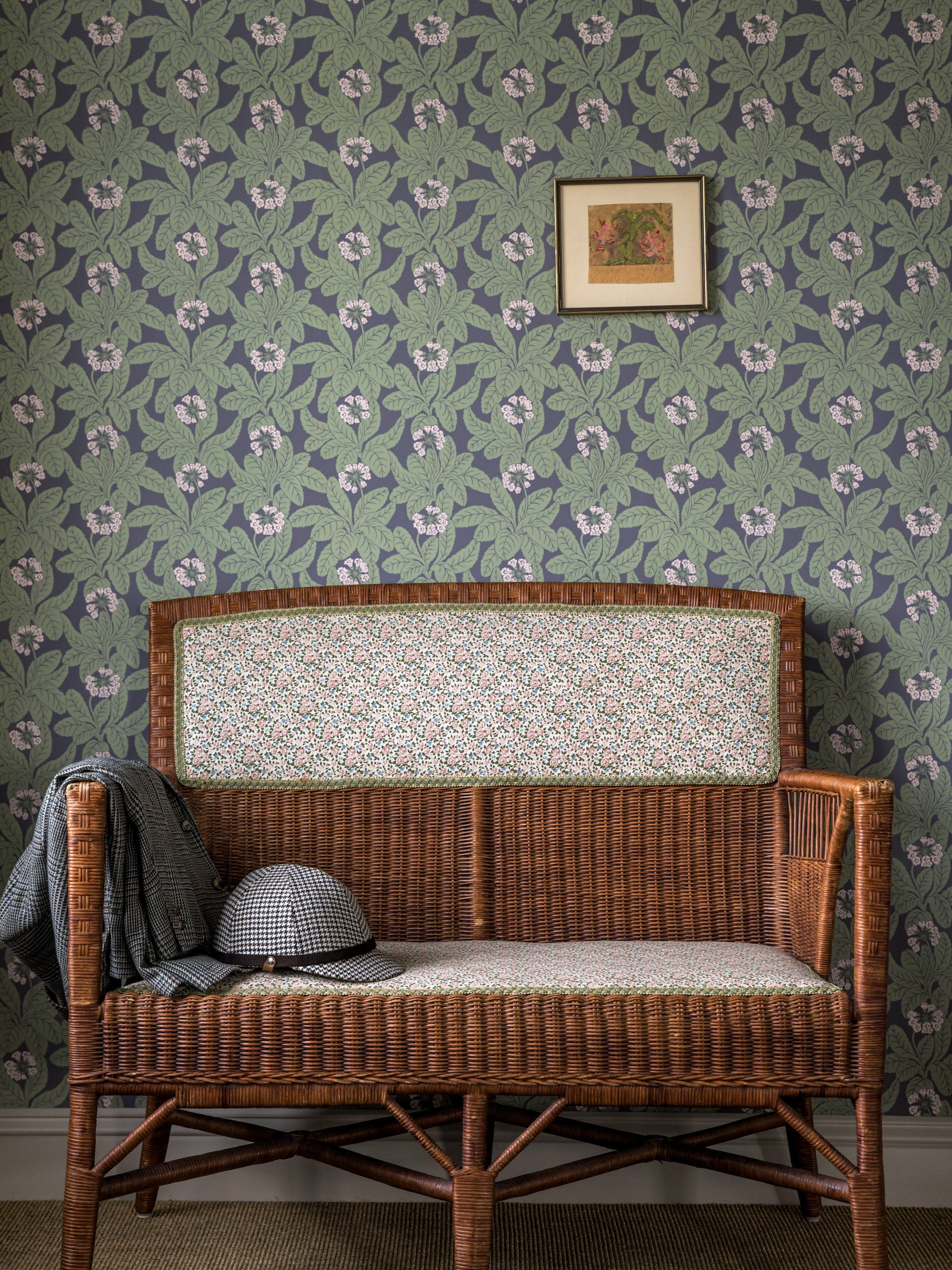 Primula wallpaper by Langelid/von Bromssen - floral design in Purple