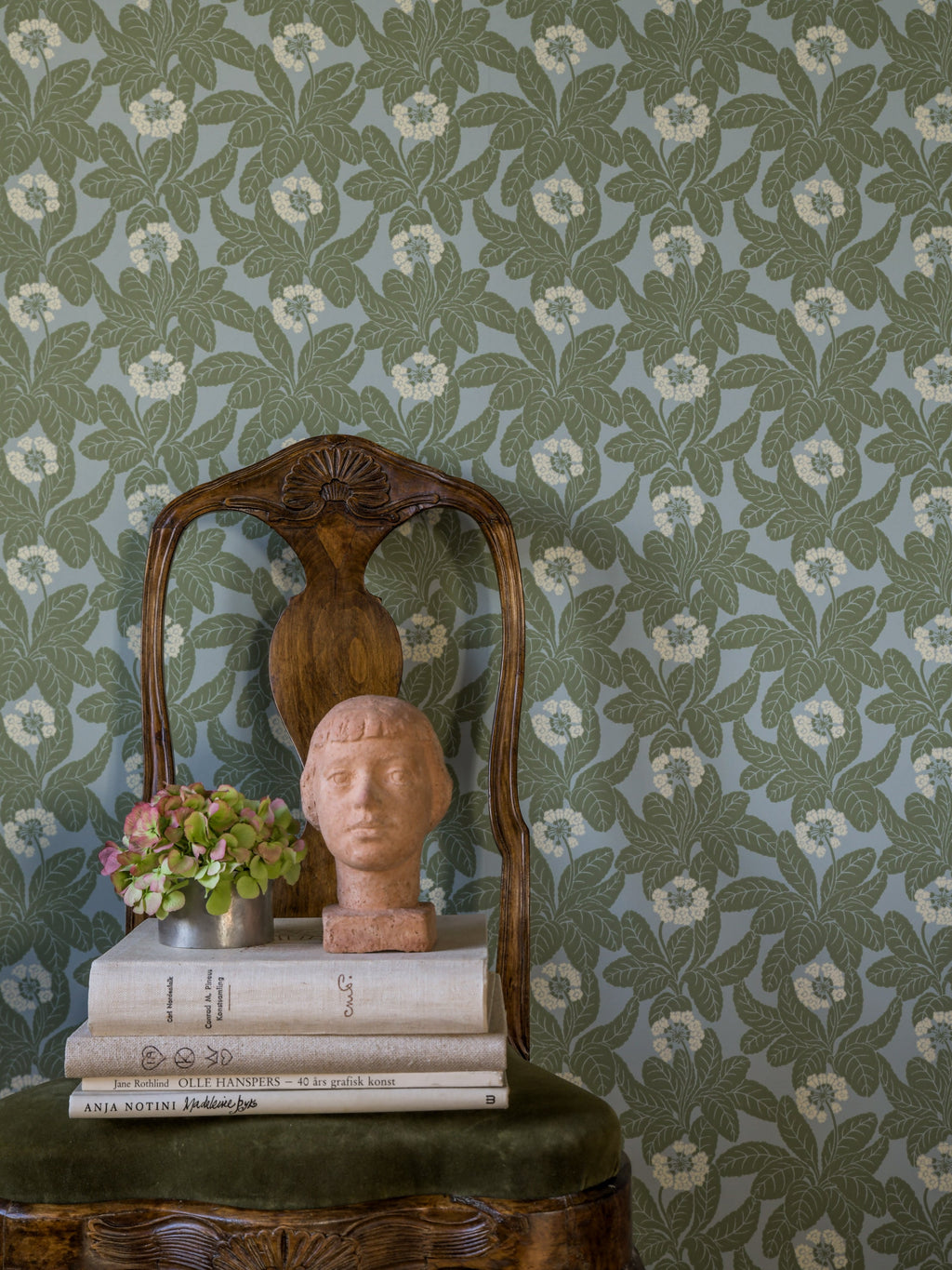 Primula wallpaper by Langelid/von Bromssen - floral design in Green