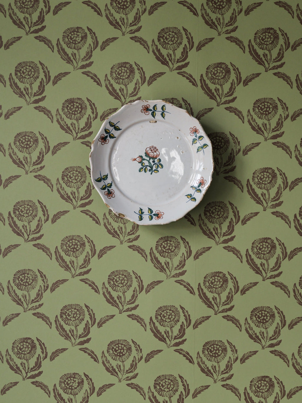 Daisy wallpaper by Langelid/von Bromssen - floral design in Green