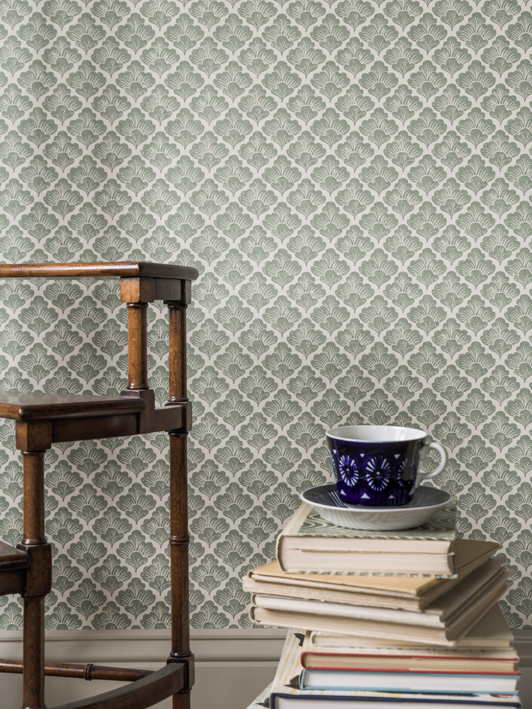 Laura wallpaper by Langelid/von Bromssen - floral design in Green
