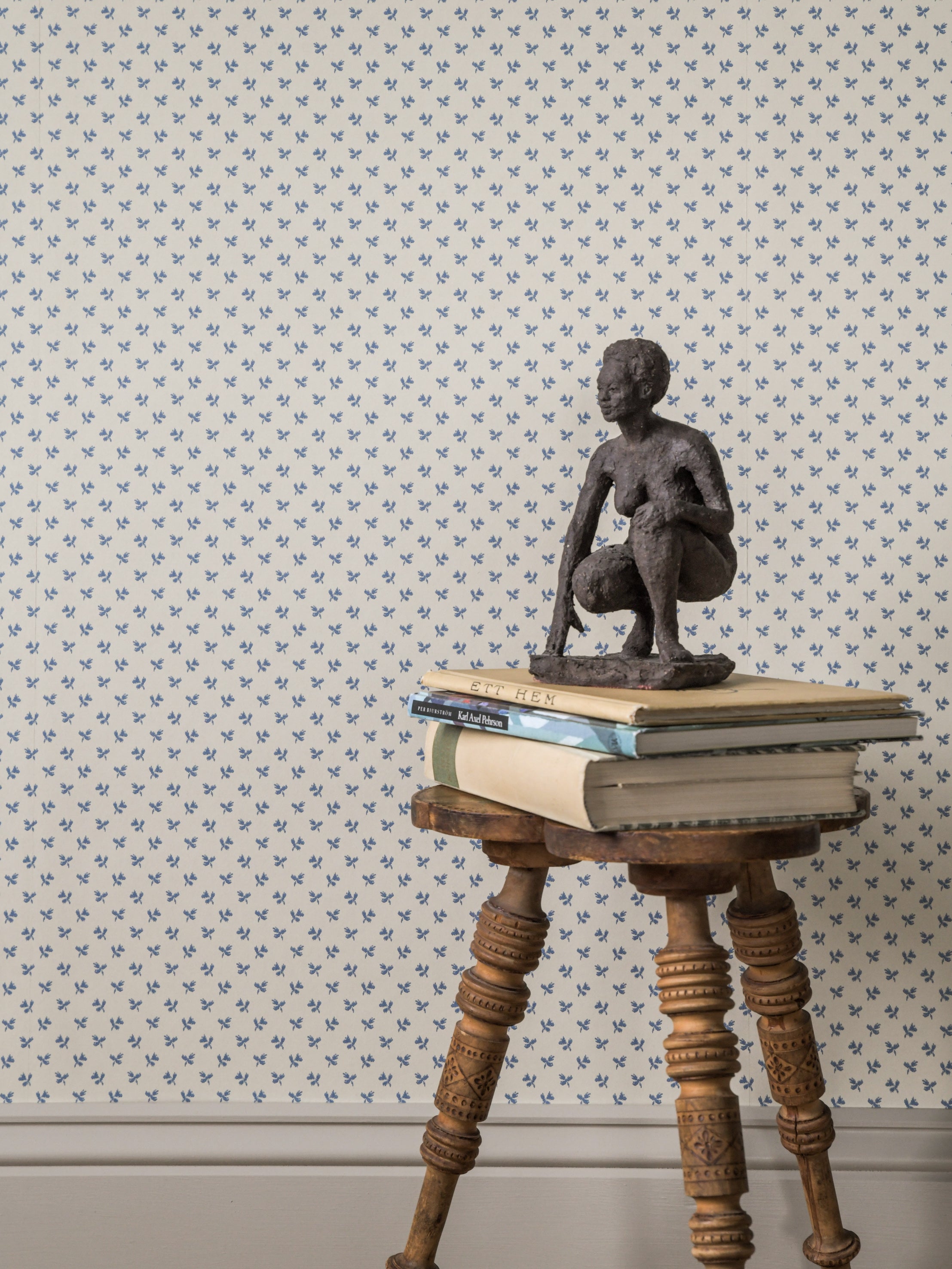 Tiny Flower wallpaper by Langelid/von Bromssen - floral design in Blue