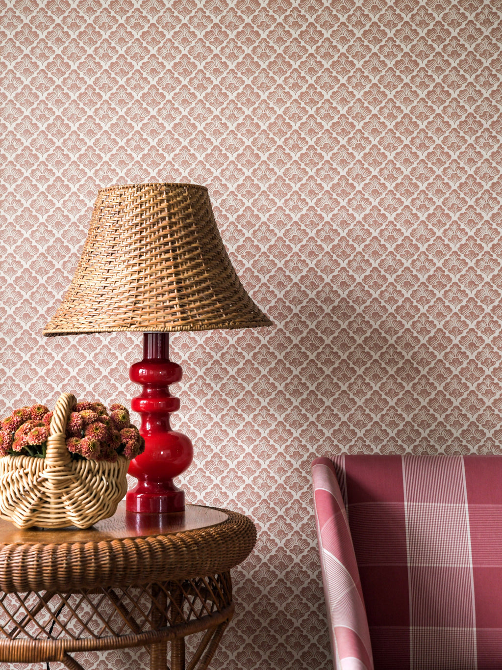 Laura wallpaper by Langelid/von Bromssen - floral design in Peach