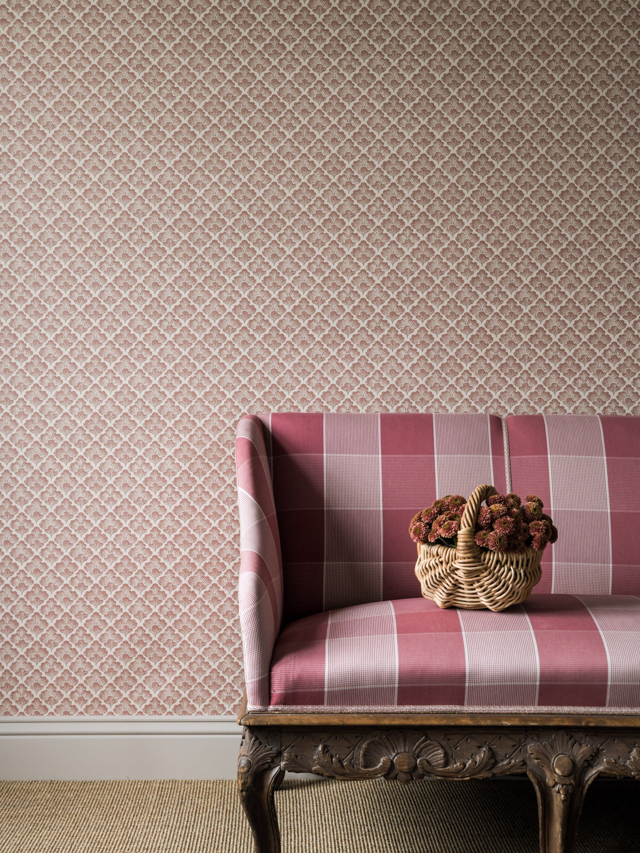 Laura wallpaper by Langelid/von Bromssen - floral design in Peach