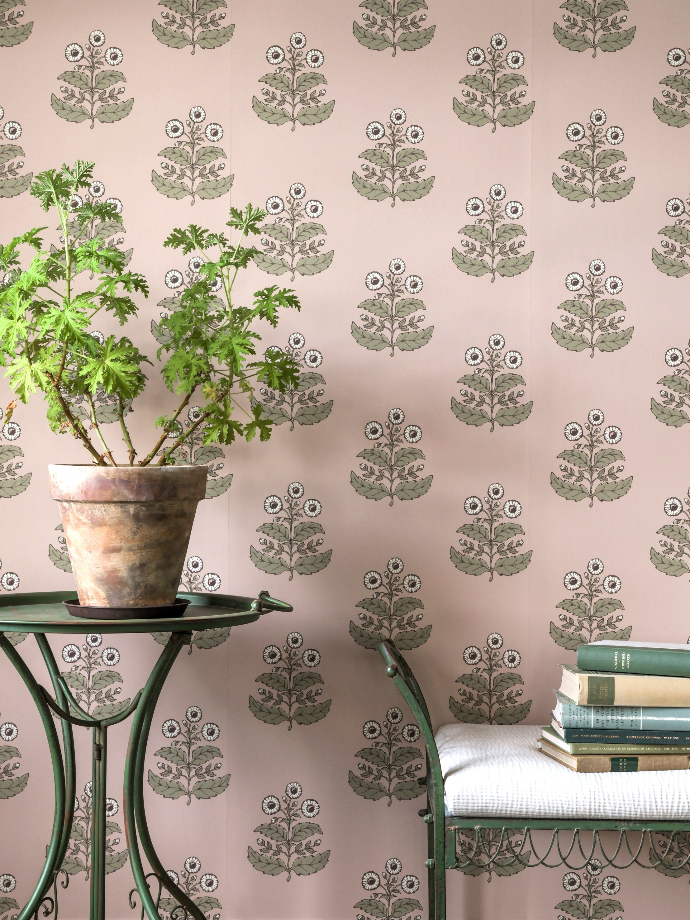Floret wallpaper by Langelid/von Bromssen - floral design in Peach