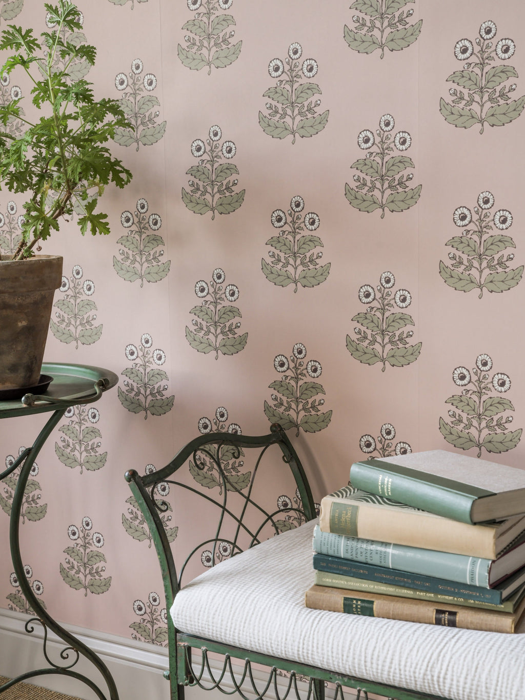 Floret wallpaper by Langelid/von Bromssen - floral design in Peach