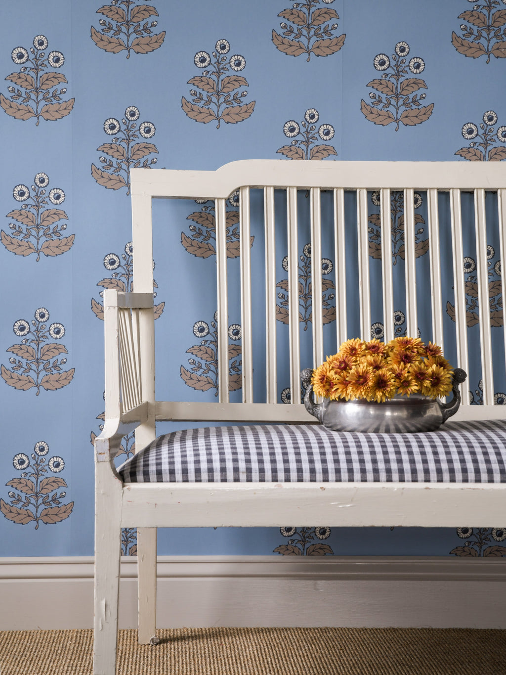 Floret wallpaper by Langelid/von Bromssen - floral design in Blue