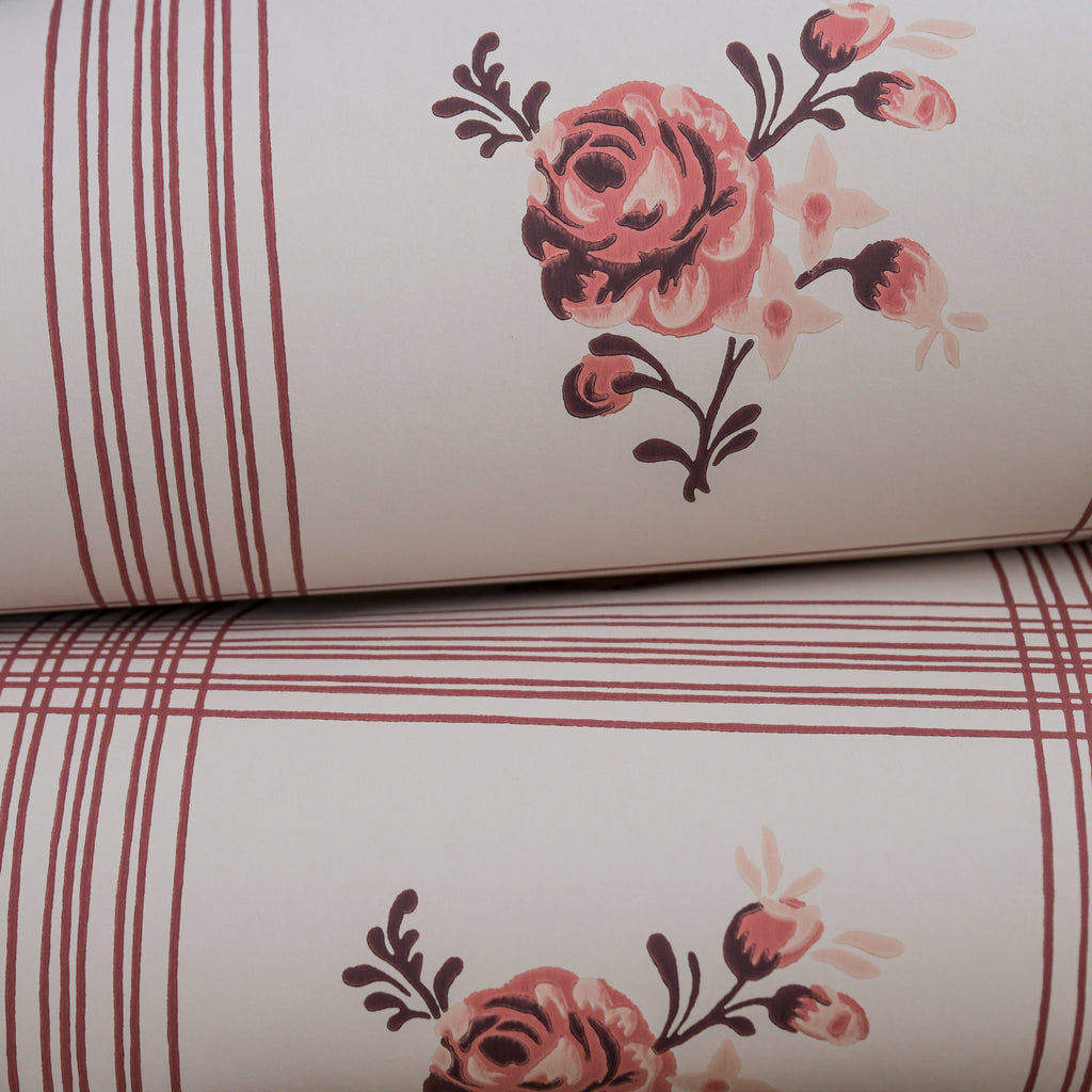 Rose wallpaper by Langelid/von Bromssen - floral design in Pink