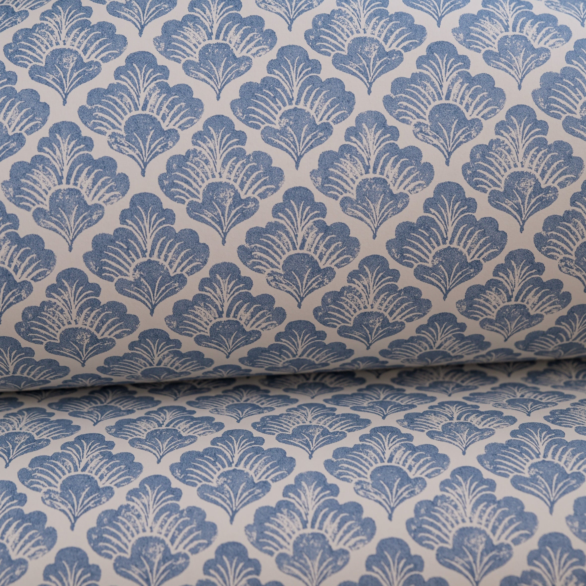 Laura wallpaper by Langelid/von Bromssen - floral design in Blue