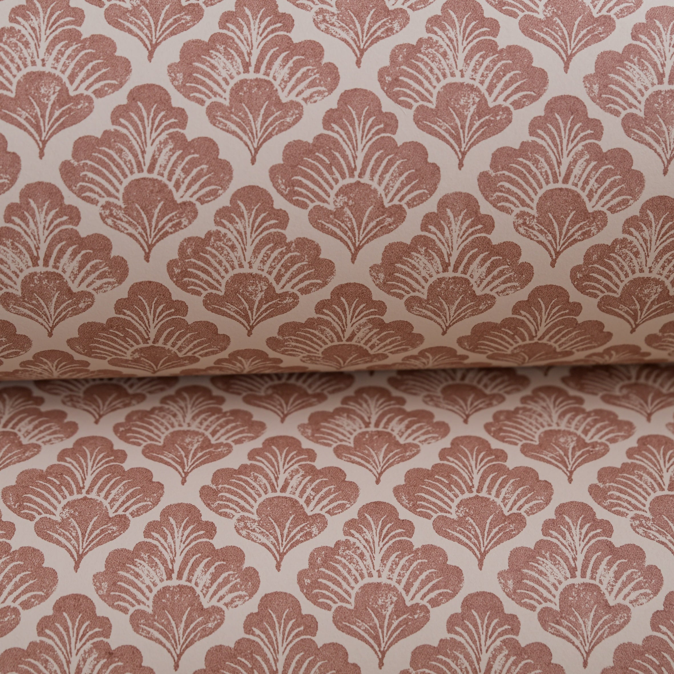 Laura wallpaper by Langelid/von Bromssen - floral design in Peach