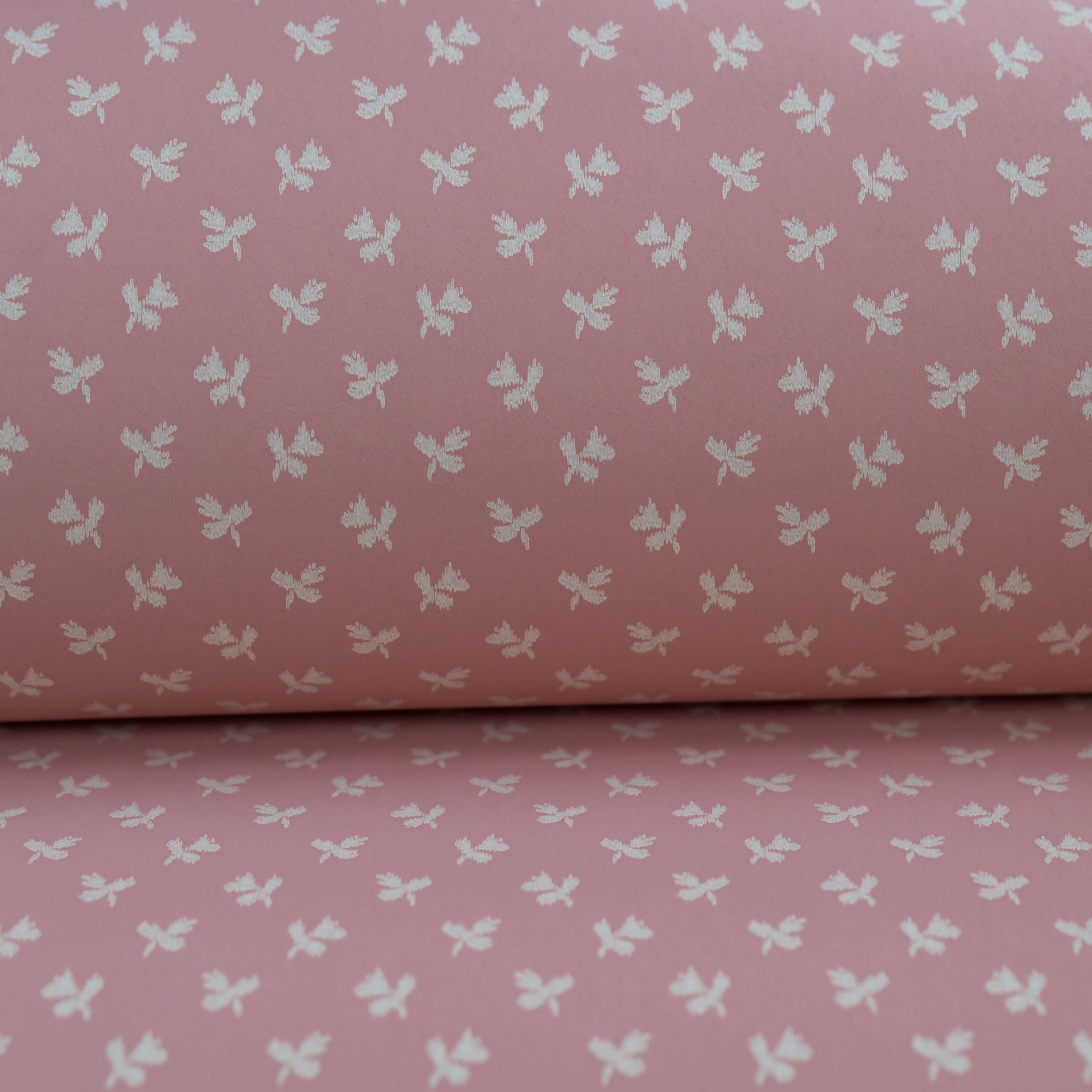Tiny Flower wallpaper by Langelid/von Bromssen - floral design in Pink