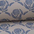 Daisy wallpaper by Langelid/von Bromssen - floral design in Blue