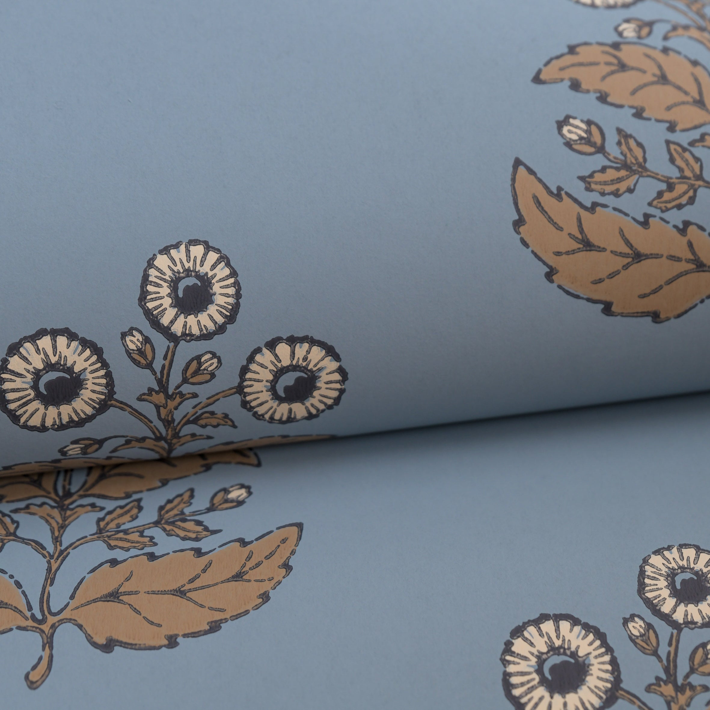 Floret wallpaper by Langelid/von Bromssen - floral design in Blue