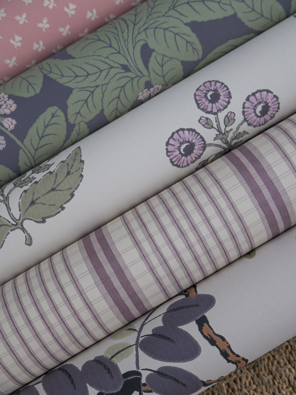 Floret wallpaper by Langelid/von Bromssen - floral design in Cream
