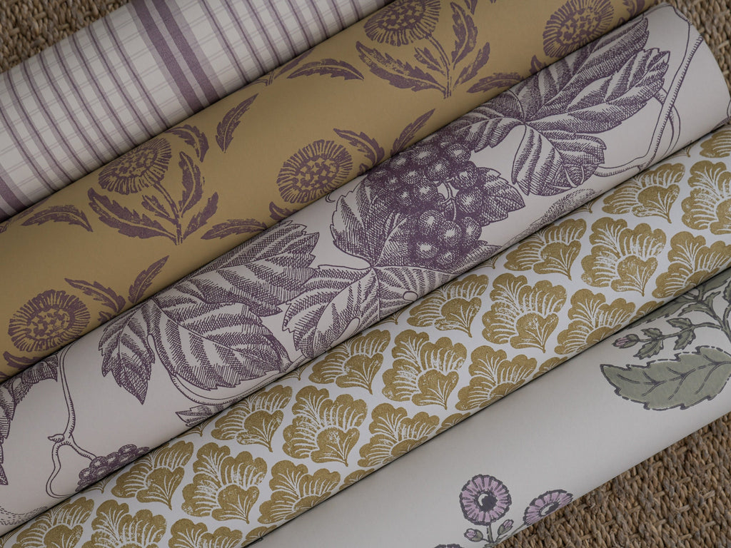 Laura wallpaper by Langelid/von Bromssen - floral design in Yellow