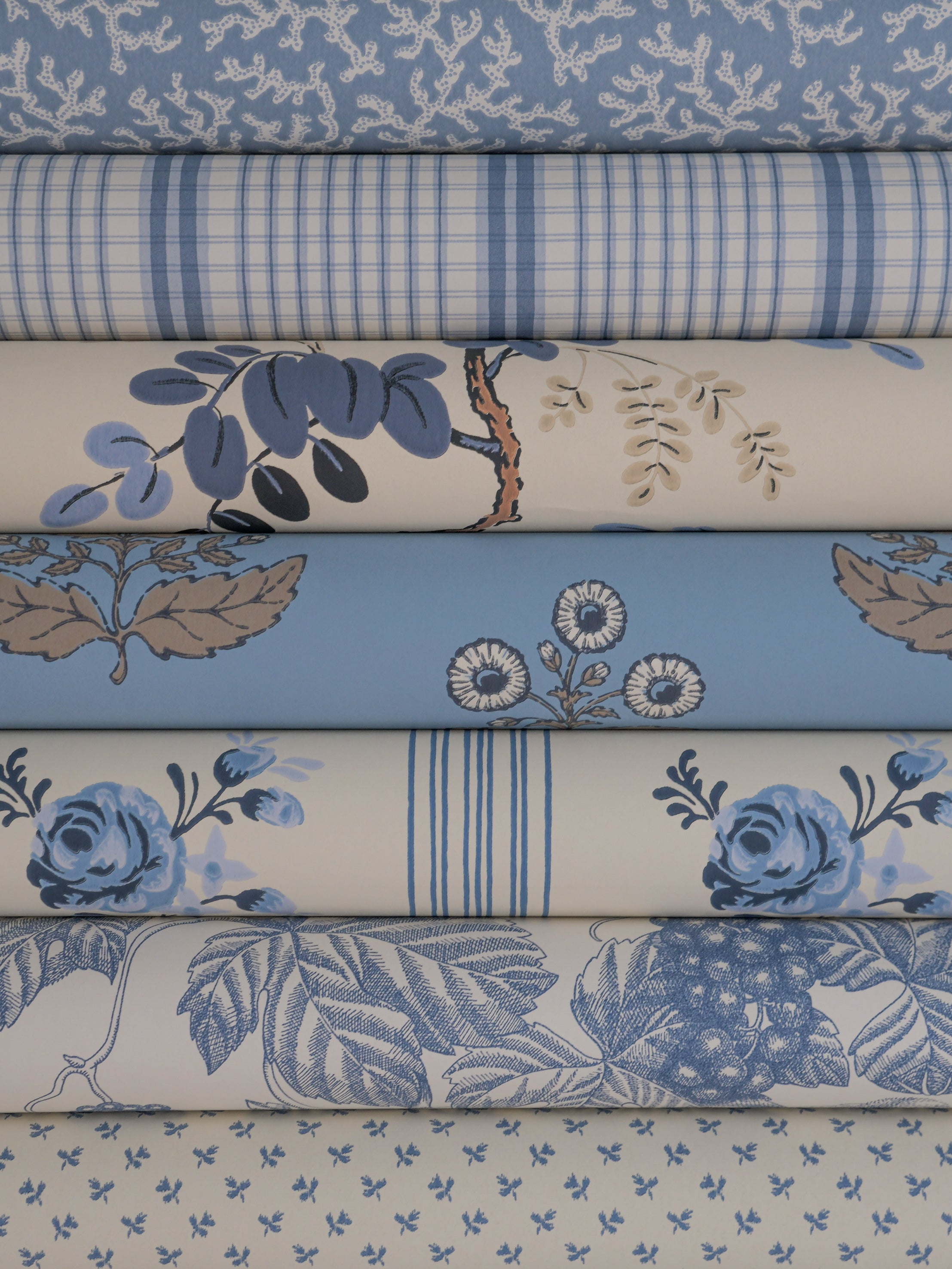 Floret wallpaper by Langelid/von Bromssen - floral design in Blue