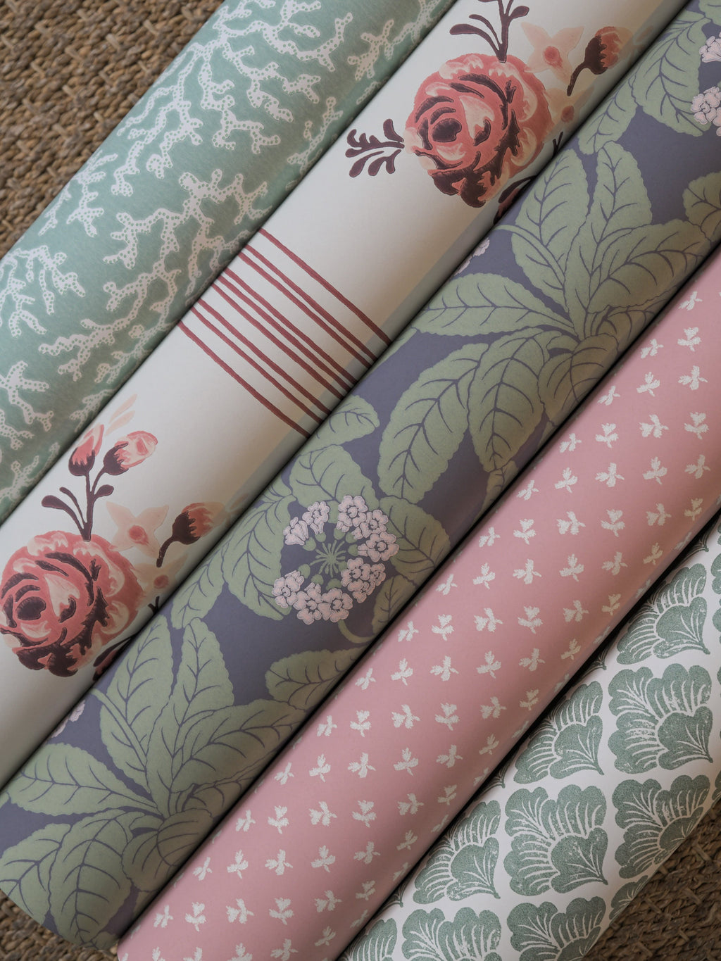 Primula wallpaper by Langelid/von Bromssen - floral design in Purple