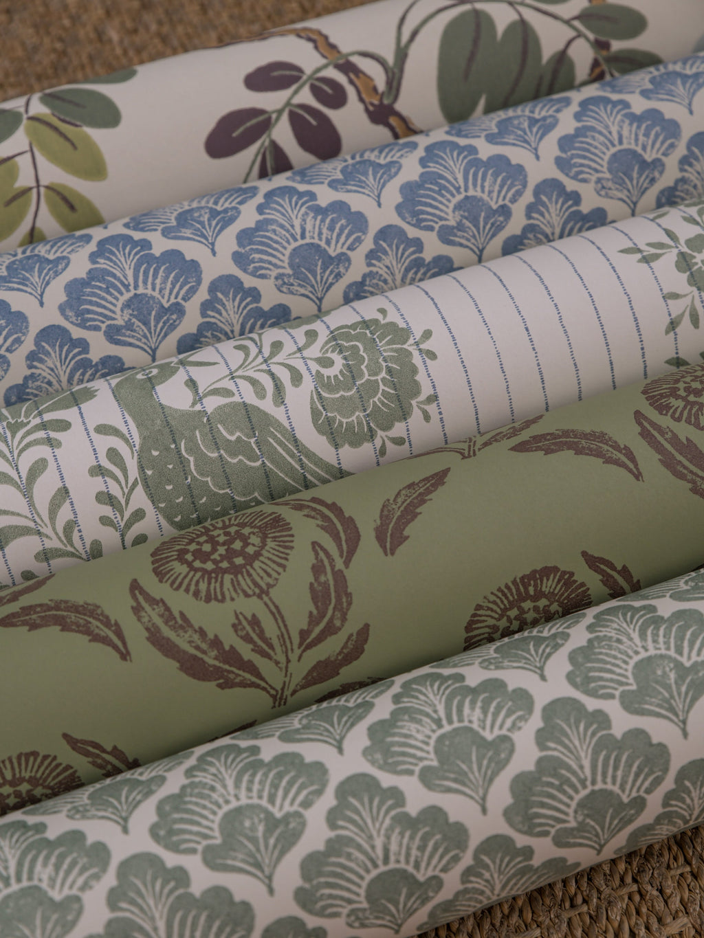 Laura wallpaper by Langelid/von Bromssen - floral design in Green