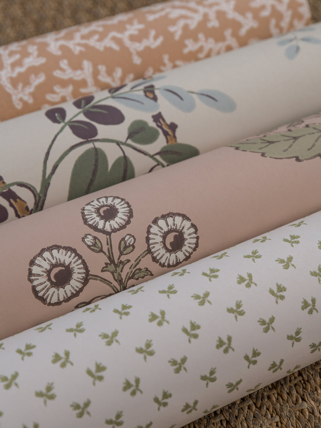 Tiny Flower wallpaper by Langelid/von Bromssen - floral design in Green