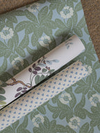 Primula wallpaper by Langelid/von Bromssen - floral design in Green