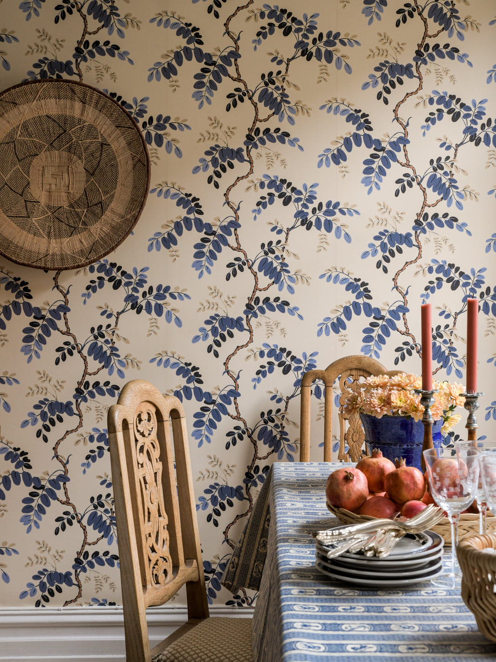 Toromiro wallpaper by Langelid/von Bromssen - botanical design in Blue