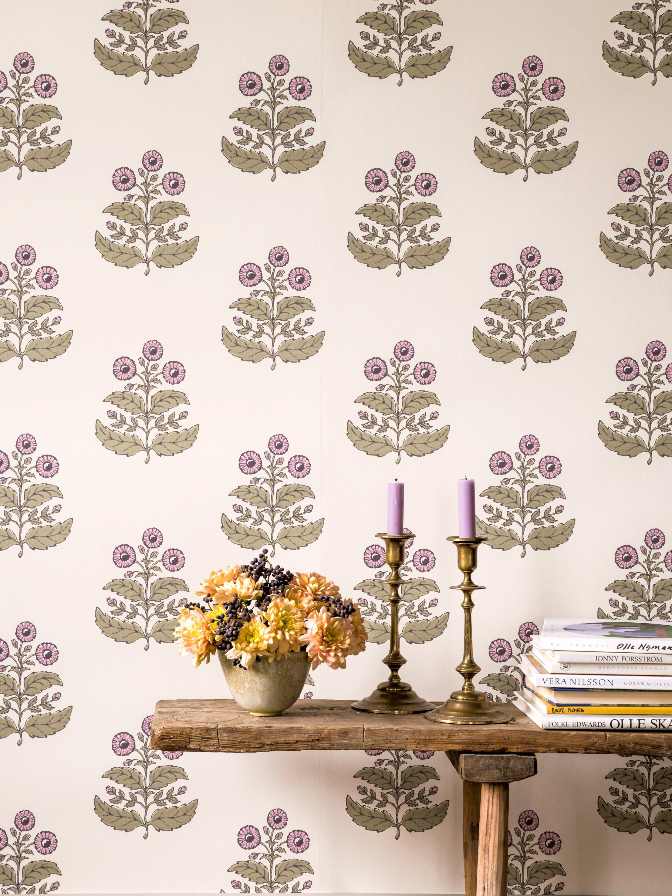 Floret wallpaper by Langelid/von Bromssen - floral design in Cream