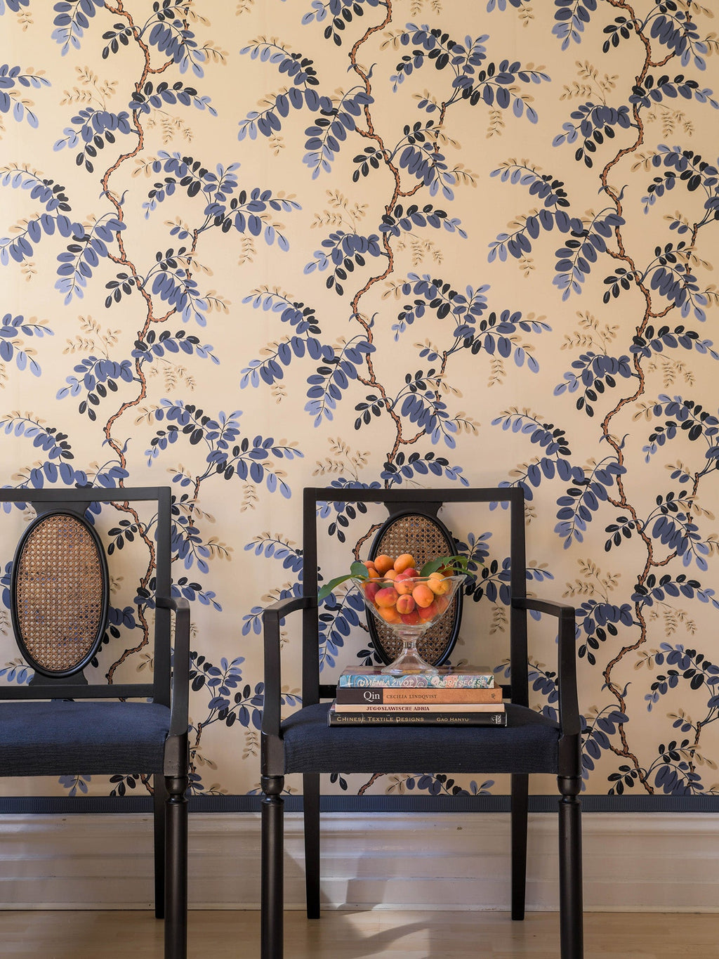 Toromiro wallpaper by Langelid/von Bromssen - botanical design in Blue