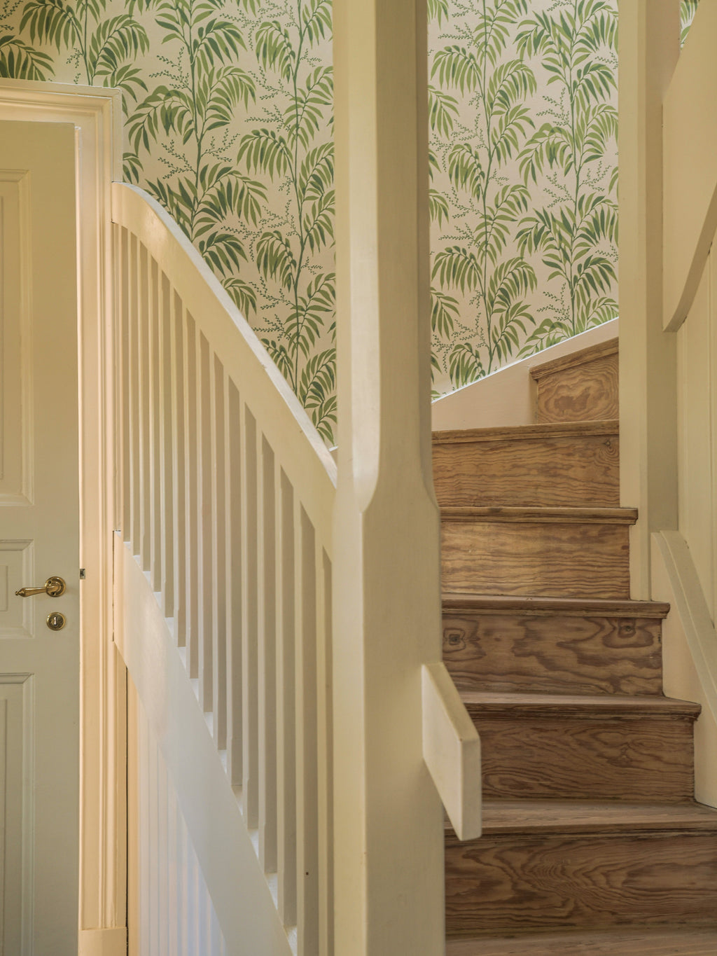 Casablanca Afternoon wallpaper by Langelid/von Bromssen - botanical design in Green – Palm