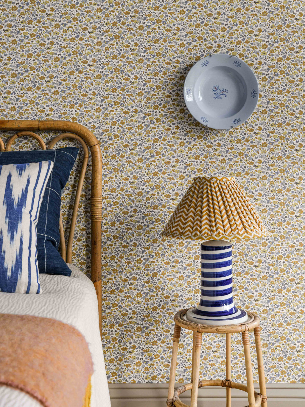 Floral Dance wallpaper by Langelid/von Bromssen - floral design in Yellow